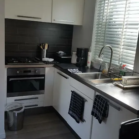 Noa's Place Apartment *